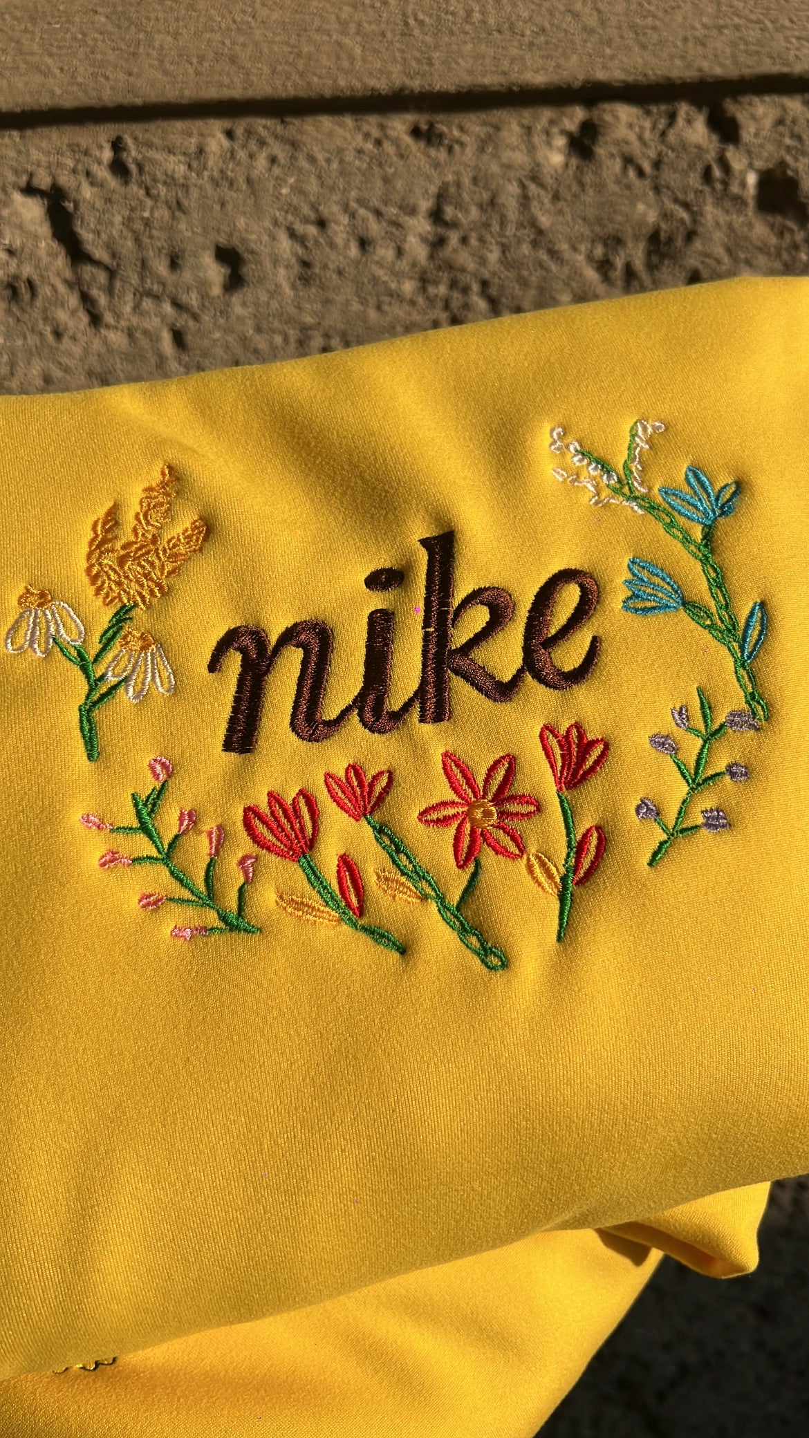 Sudadera Nike Flowers Amarilla 💛