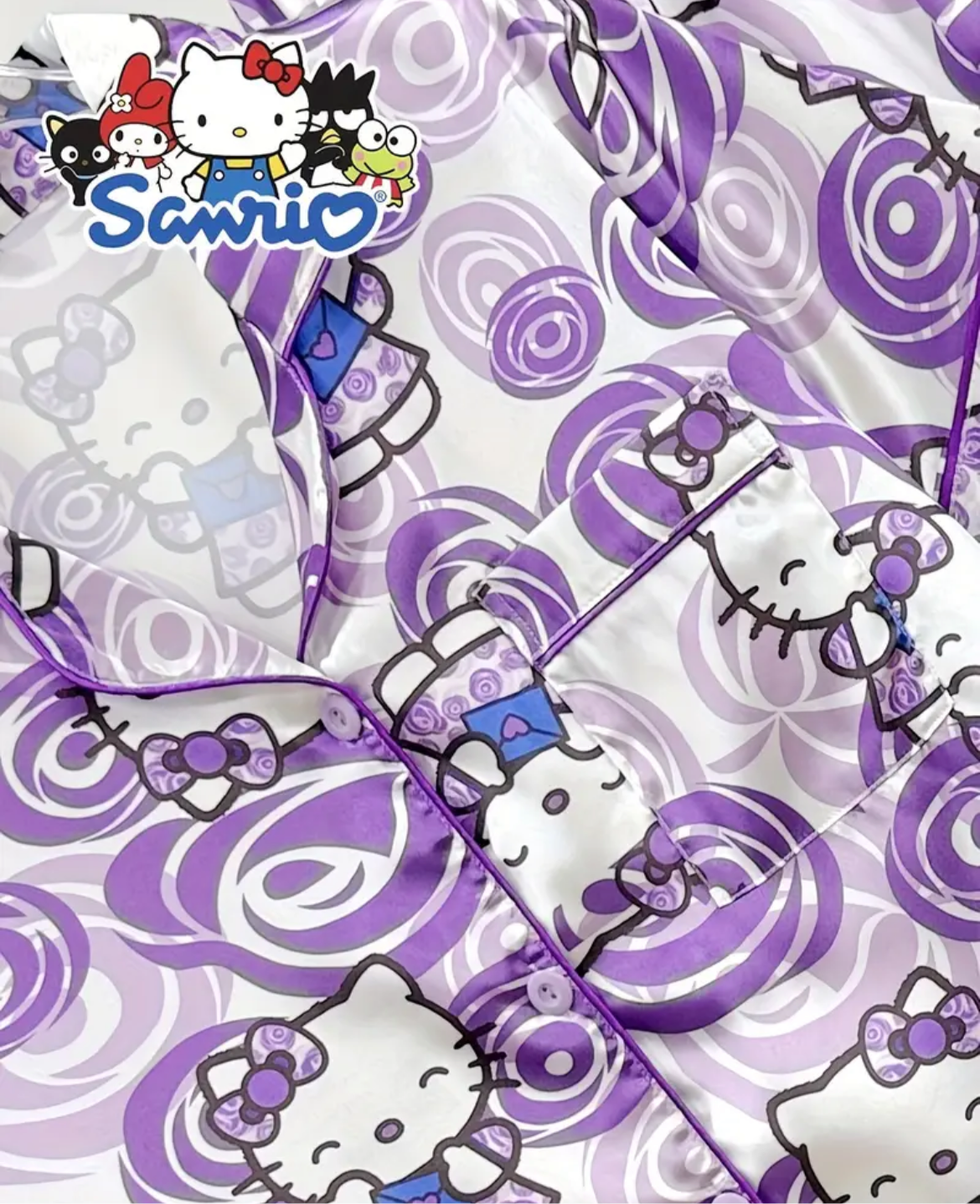 Pijama Satinada Morada son dos y una no tiene talla