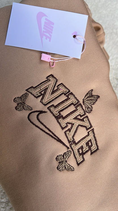 Sudadera Nike Mariposas Beige 🤎