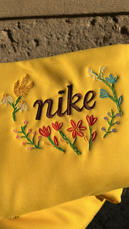 Sudadera Nike Flowers Amarilla 💛