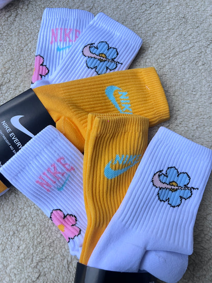 3 pares de calcetines Nike flores 💛