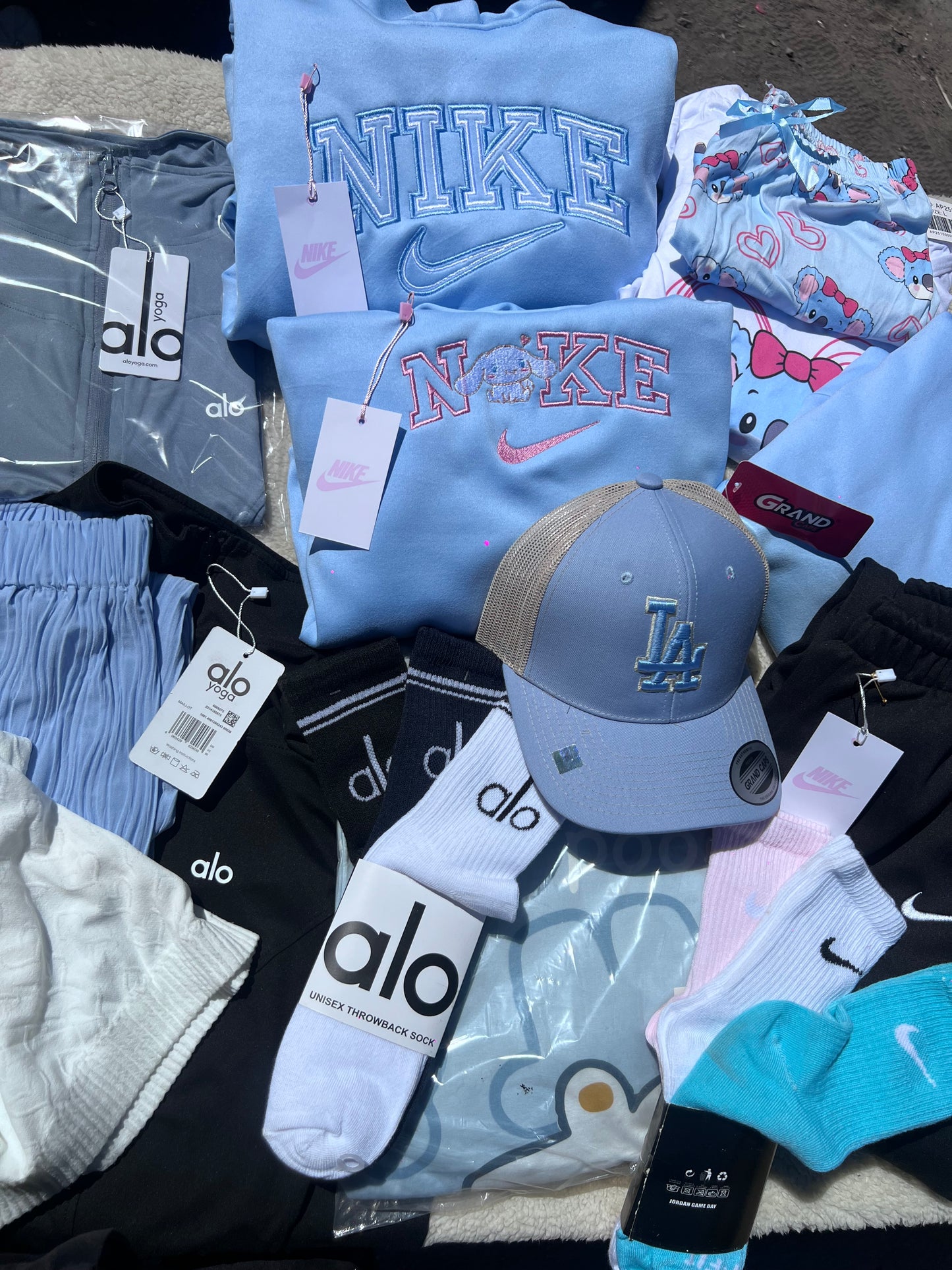 Lote Nike Cinnamorrol +14 piezas +ENVIO GRATIS