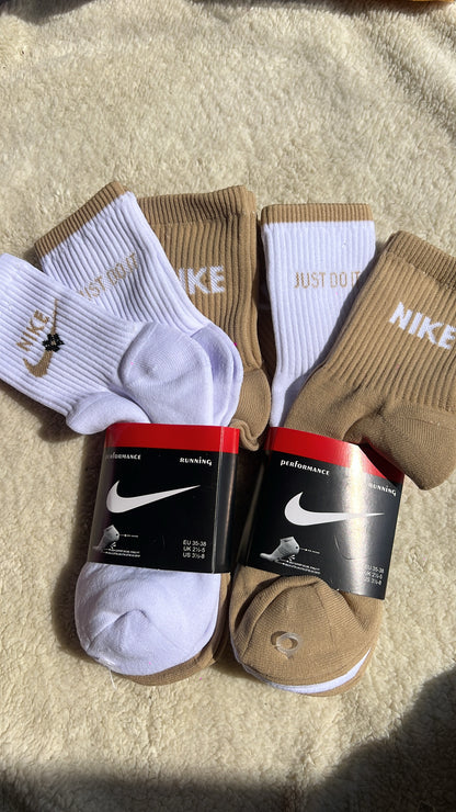 3 pares de calcetines Nike Beige 🤎