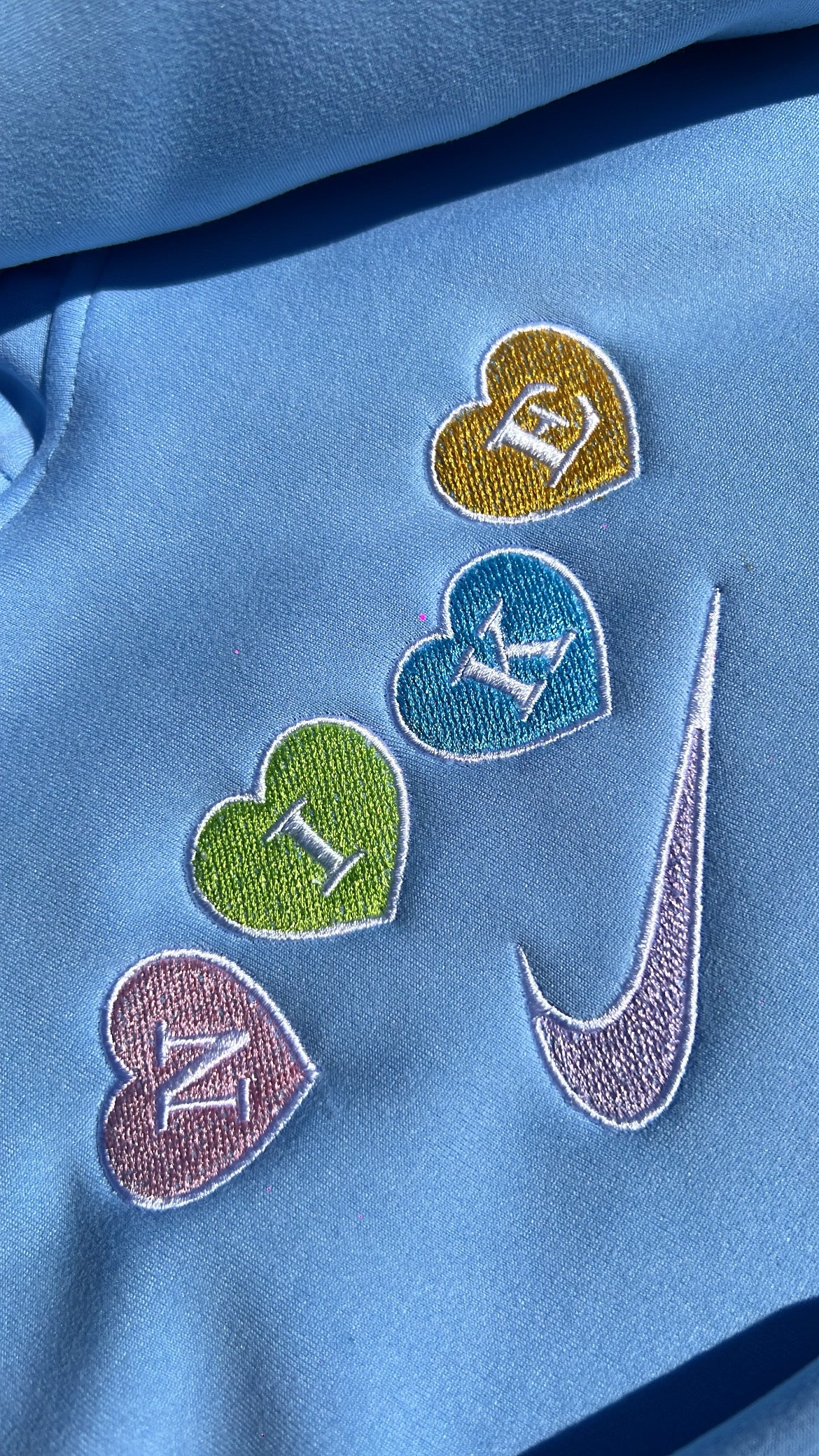 Sudadera Corazones 🩵💚🩷