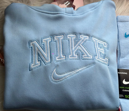 Sudadera Bordada Azul con capucha