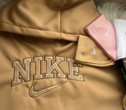 Sudadera Bordada Beige con capucha
