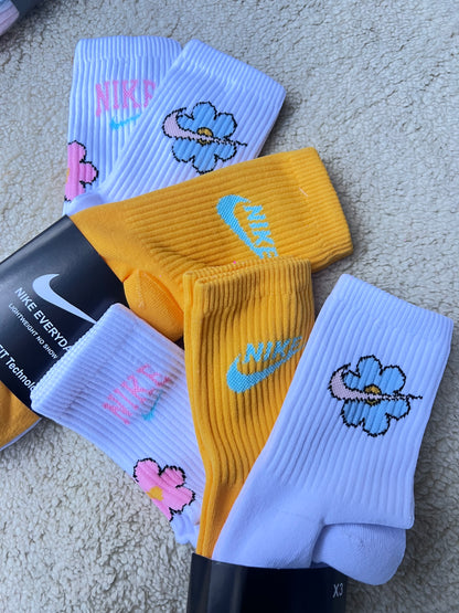 3 pares de calcetines Nike flores 💛