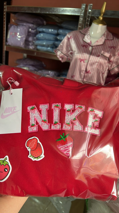 Sudadera Bordada Fresitas 🍓