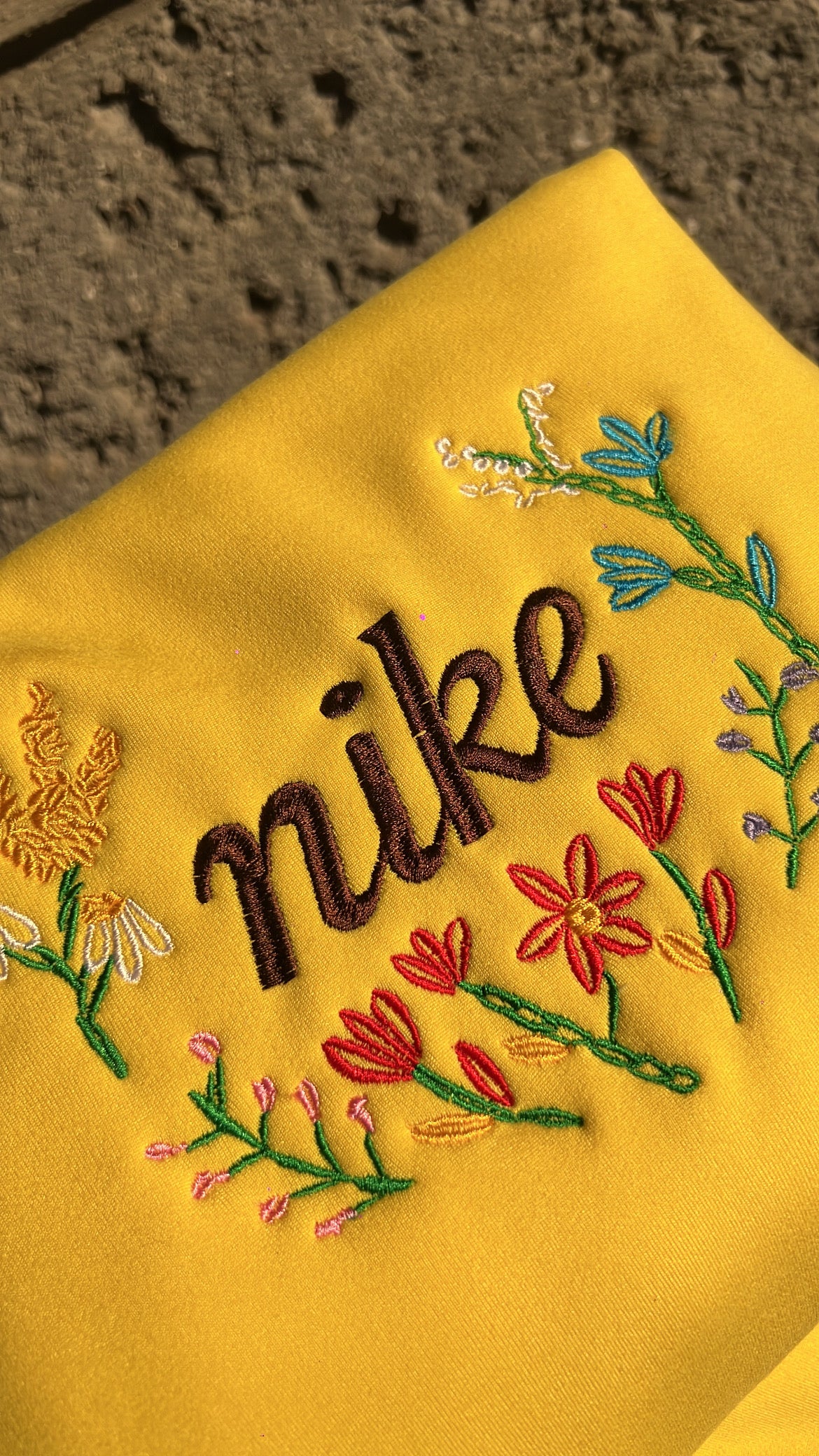 Sudadera Nike Flowers Amarilla 💛