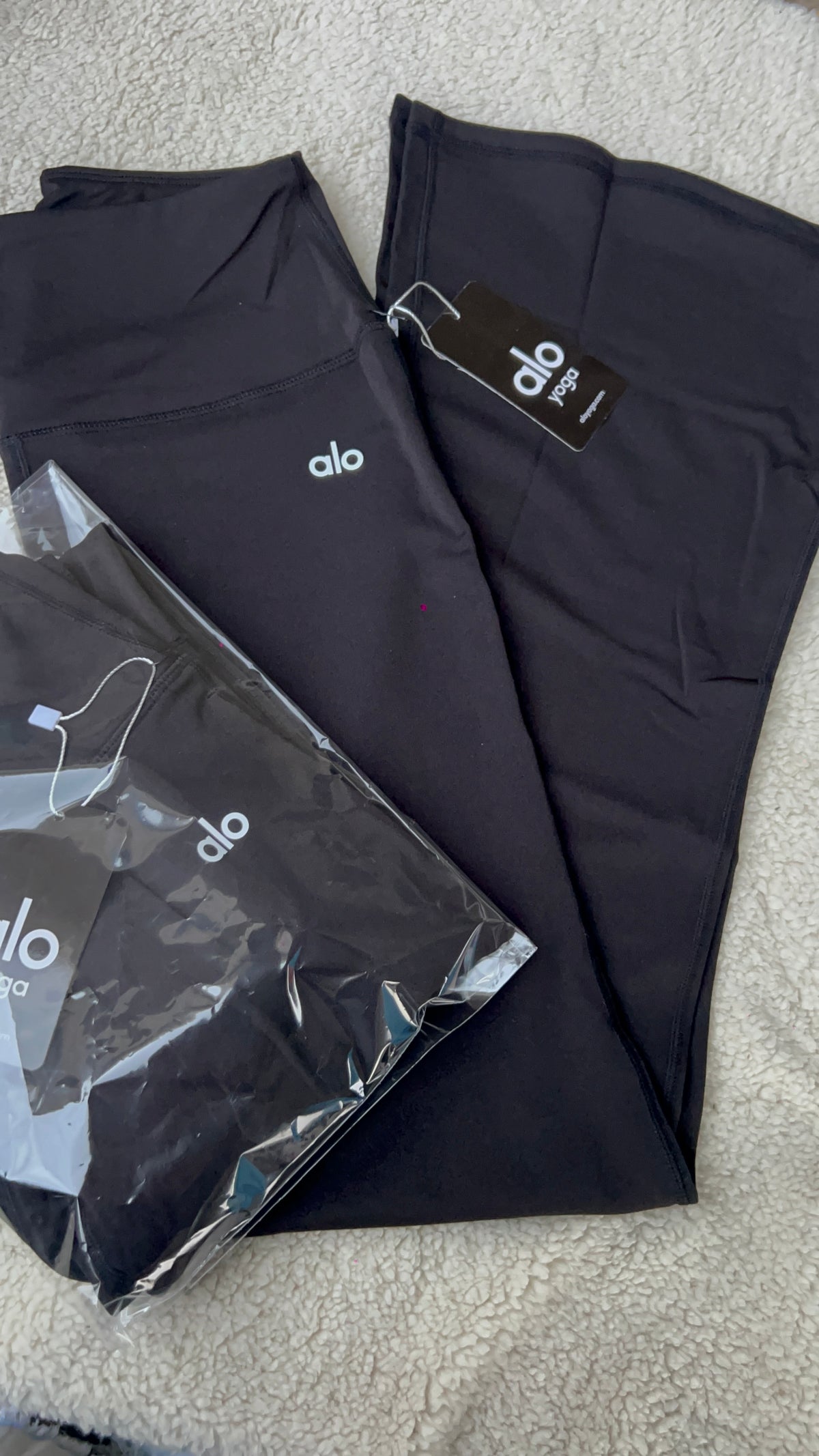 Leggins acampanado Alo negro unitalla 🖤